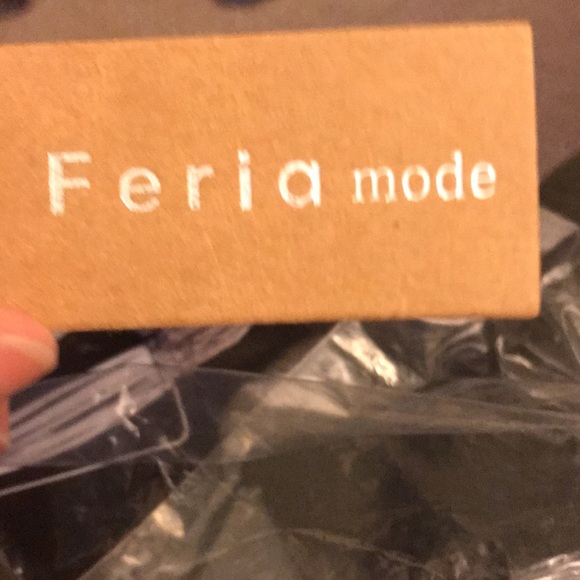 NWT Thin Infinity Scarf 🧣 - Picture 4 of 5